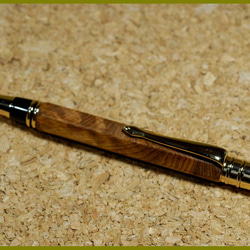 銘木筆記具 手作り屋久杉光明(トラ杢) 六角軸ボールペン① ペン・筆記