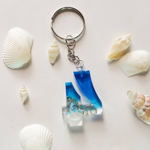 海 数字 キーホルダー 青 ブルー オーダーメイド 星の砂 レジン 海