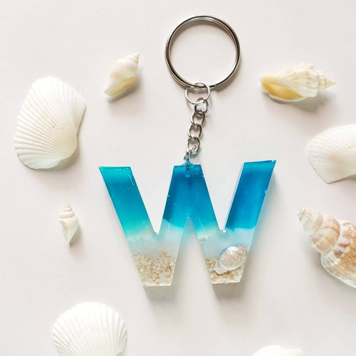 海を感じる イニシャルキーホルダー レジンキーホルダー 夏