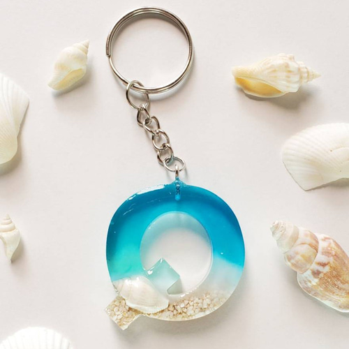 海を感じる イニシャルキーホルダー レジンキーホルダー 夏