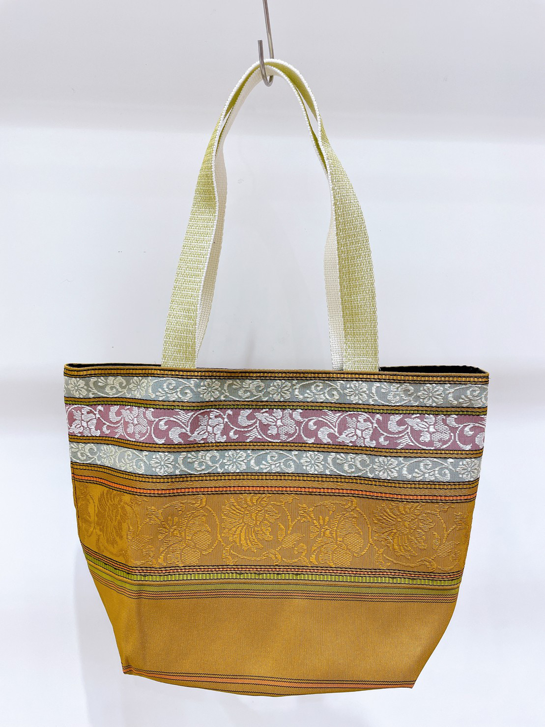 着物トートバック　持ち手長　金　緑　紫　唐草　肩掛け　博多献上　ポケット　シルク美しい光沢　リメイク　帯　アップサイクル