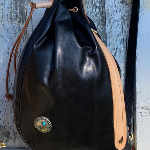 ブラックのみ レザー本革コンチョ付きボディーバッグ☆牛皮 ネイティブ