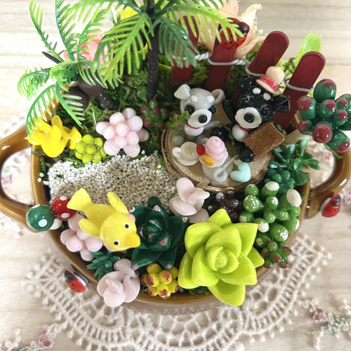 そのまま飾れる〜多肉植物寄せ植え(ハンドメイド)樹脂粘土レジン