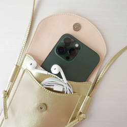 手ぶらで歩ける♪フタ付きスマホポシェット 日本製 (SMA1P)【納期5～11日以内発送】 2枚目の画像