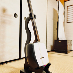 24時間以内に発送】手作り木工 木製三味線スタンド （赤漆） 1本掛け