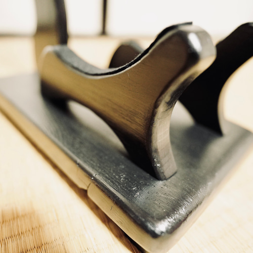 限定1台】手作り木工 木製三味線スタンド （黒漆） タイプA 楽器