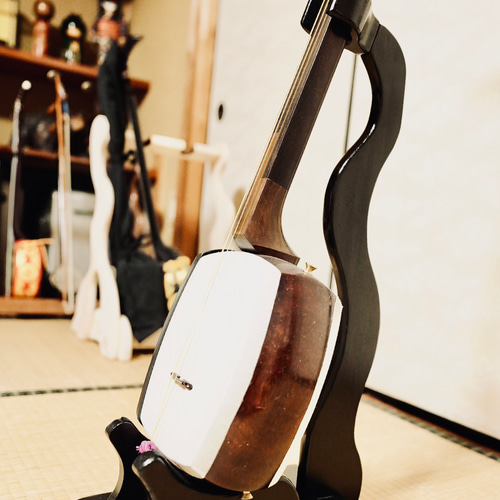 限定1台】手作り木工 木製三味線スタンド （黒漆） タイプA 楽器