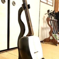 24時間以内に発送】手作り木工 木製三味線スタンド （ニス仕上げ） 2