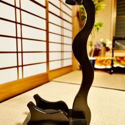 【24時間以内に発送】手作り木工　木製三味線スタンド （黒漆） タイプA 10枚目の画像