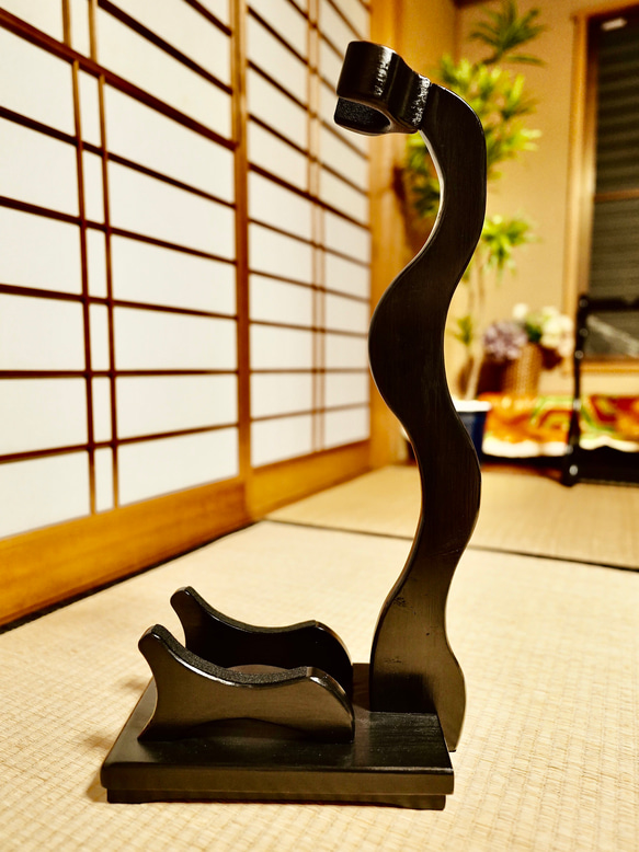 【24時間以内に発送】手作り木工　木製三味線スタンド （黒漆） タイプA 10枚目の画像