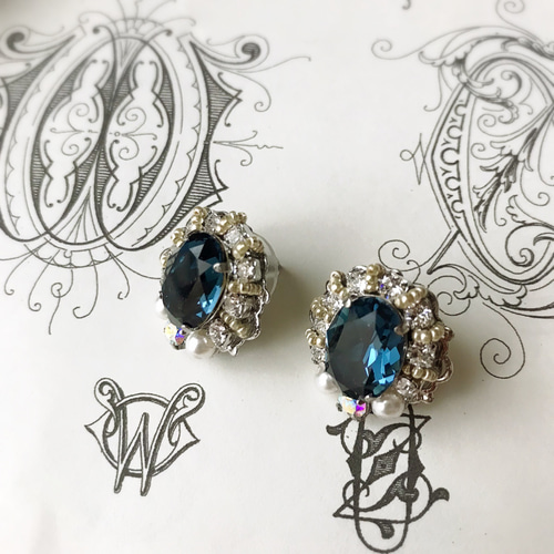 ブルースワロフスキーピアス【上品・入学式・卒業式・結婚式