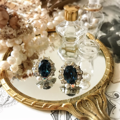 ブルースワロフスキーピアス【上品・入学式・卒業式・結婚式