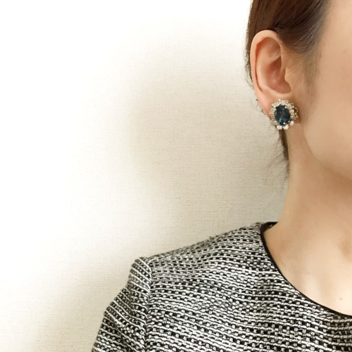 ブルースワロフスキーピアス【上品・入学式・卒業式・結婚式