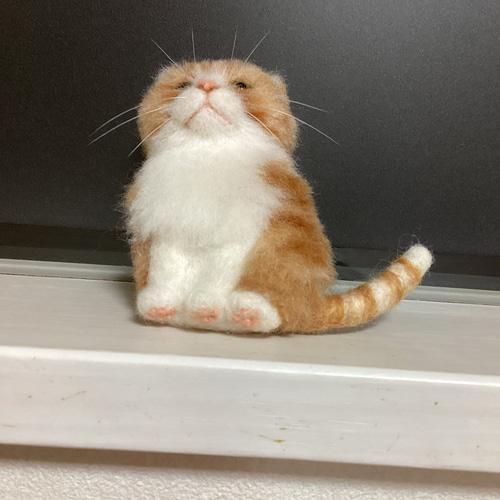 羊毛フェルト ミニねこブローチ 茶トラ白もふもふ 羊毛フェルト
