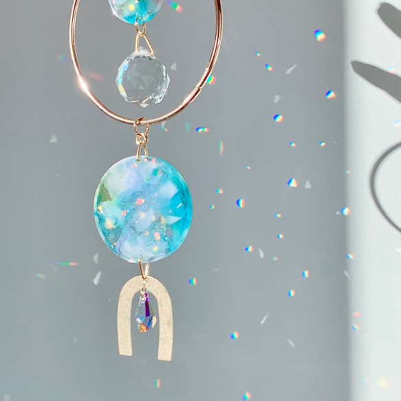Teal green marbre resin and crystal ball sun catcher -Teal green 第1張的照片