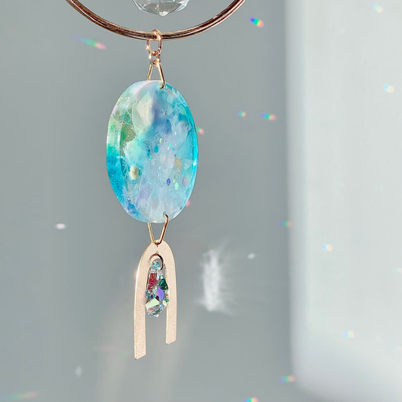 Teal green marbre resin and crystal ball sun catcher -Teal green 第2張的照片