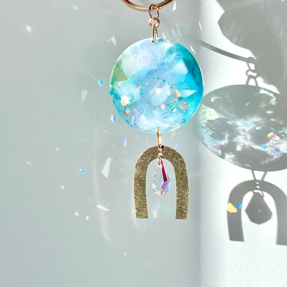 Teal green marbre resin and crystal ball sun catcher -Teal green 第4張的照片