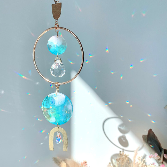 Teal green marbre resin and crystal ball sun catcher -Teal green 第3張的照片