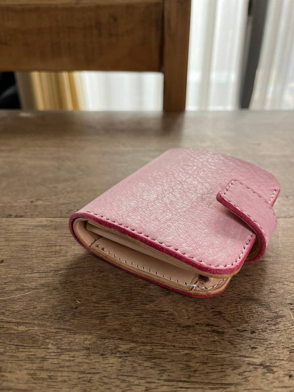 二つ折りミニ財布　イタリアンレザー  アラスカ　ピンク　バネホック タイプ 4枚目の画像