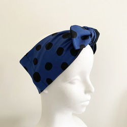 多種用途♡可用作頭巾的圍巾♡棉質材料圓點圖案頸部冷卻器髮帶天然材料藍色 第15張的照片