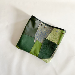 【一点物再販無し】ラージサイズ 巾着バッグ 本革 パッチワーク   グリーン 3枚目の画像