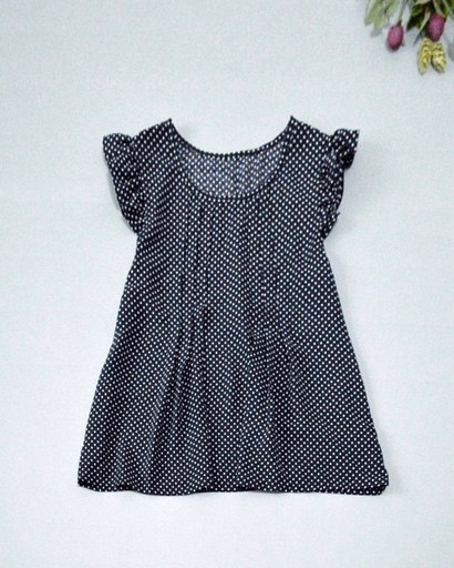 大人可愛いドット柄フリル付きノースリーブトップス♪