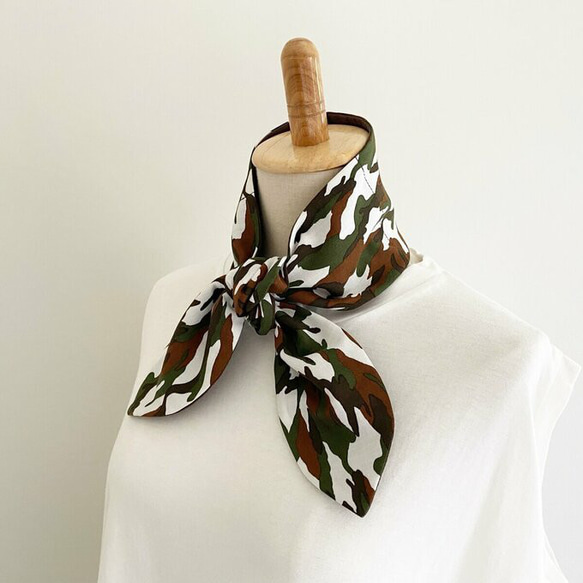 Camouflage 迷彩圖案頸套 可用作頭巾或圍巾 多種用途 ♪ [包括 2 個冰袋] 第11張的照片