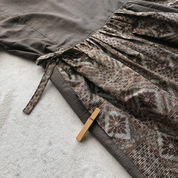 アンティーク大島紬のゆったりワンピース　泥茶パッチワーク　おうちリラックス　着物リメイク 8枚目の画像