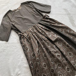 アンティーク大島紬のゆったりワンピース　泥茶パッチワーク　おうちリラックス　着物リメイク 4枚目の画像