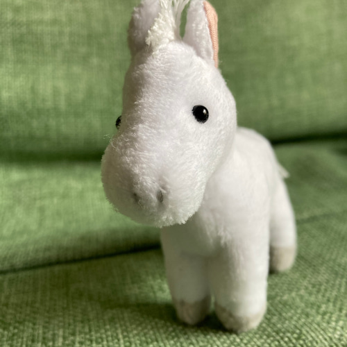 白い馬のぬいぐるみ Amazon.co.jp: ウマ 白馬 ぬいぐるみ 小さい リアル 動物 可愛い