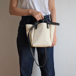 WALKING SHOULDER TOTE BAG （キナリ×チャコール/グレー） 13枚目の画像