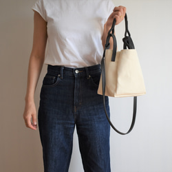 WALKING SHOULDER TOTE BAG （キナリ×チャコール/グレー） 12枚目の画像