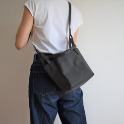 WALKING SHOULDER TOTE BAG （チャコール/グレー） 17枚目の画像