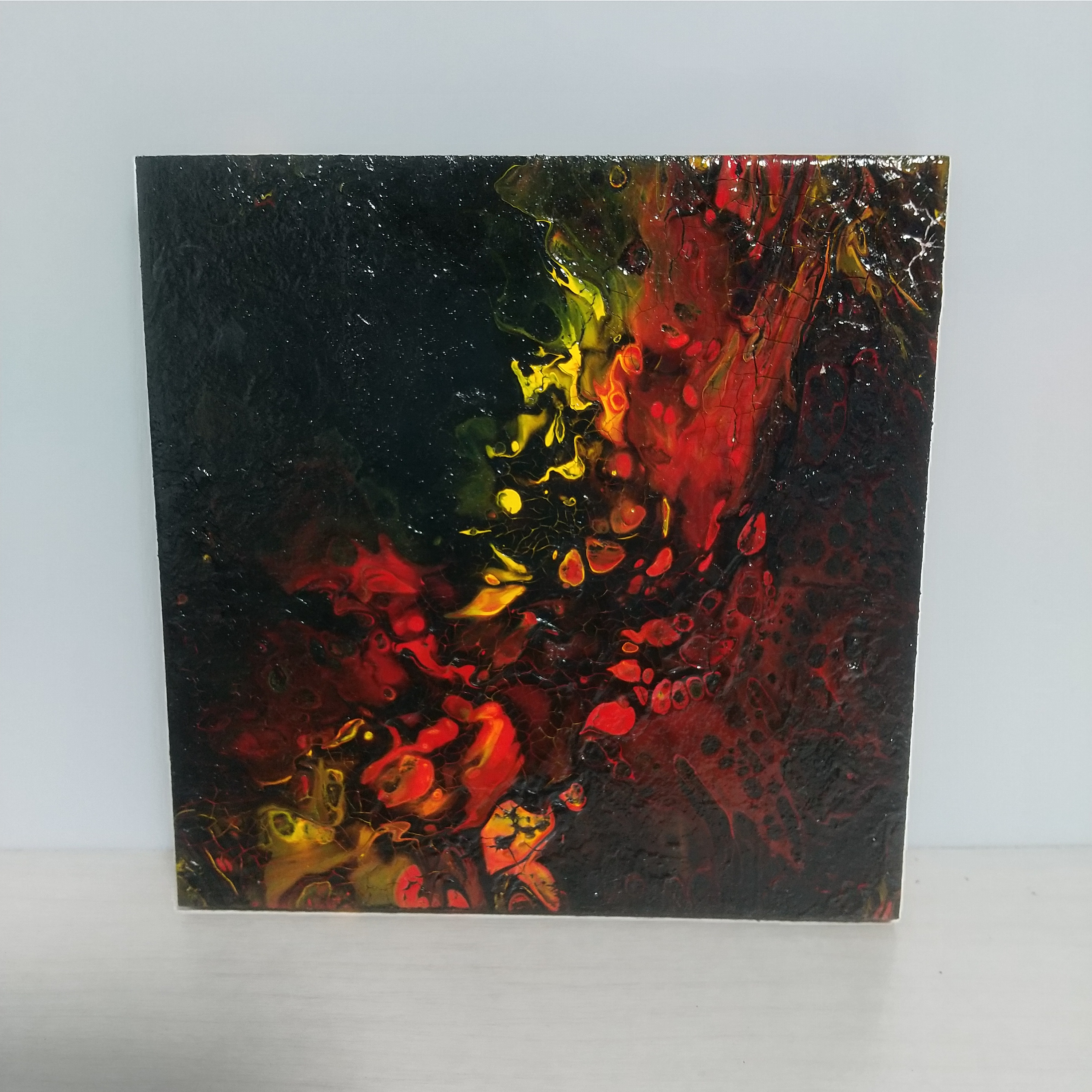 原画 黒 赤 黄色 ポーリングアート フルイドアート 抽象画