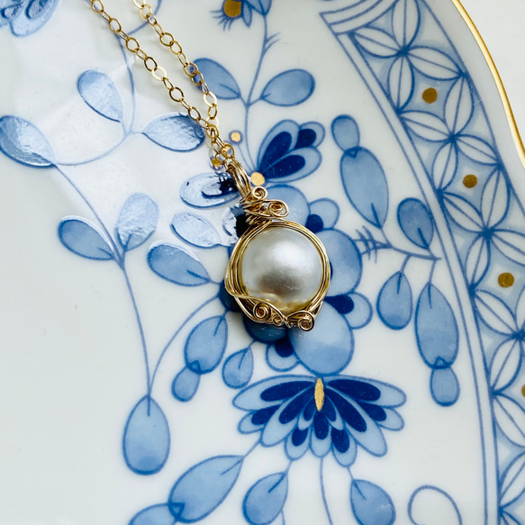 [14kgf］白蝶半形真珠(マベパール)ワイヤーラップペンダントトップ 8枚目の画像