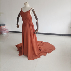 ふんわりシフォン製 テラコッタカラードレス Vネックドレス キャミソール ロングトレーン パーティードレス 3枚目の画像