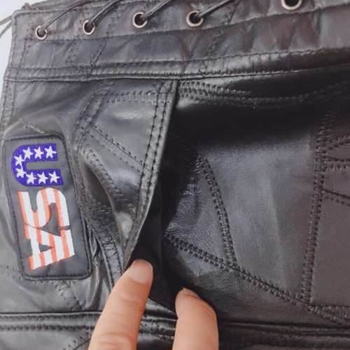 T750◆14th addiction レザー ベスト シープスキン 羊革 2 楽天市場】レザーベスト ベスト 羊革 シープスキン 機関車 刺繍