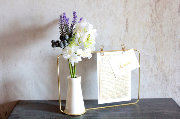 【ジャスミンとベリーとラベンダーの造花set】花瓶付きゴールドワイヤーフォトフレーム 8枚目の画像
