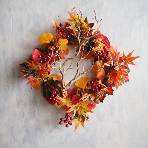 【リニューアル✨】紅葉とベリーの落ち葉のリース 造花 スクエアフラワーリース インテリア装飾 11枚目の画像