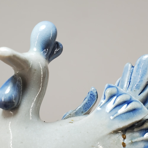 未使用　陶器　香炉　透かし香炉　　蘭　雲　彫刻　インテリア　置物 蘭の花 香炉 装飾品 現代工芸品 美術品 置物 未使用 陶器 香炉