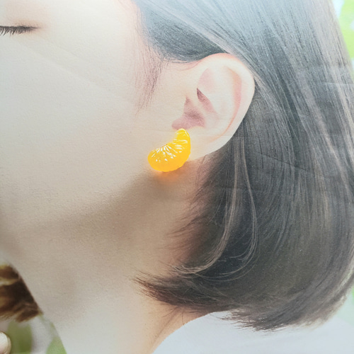 おもしろ 一粒みかんピアス ピアス（スタッド・一粒） almalma 通販