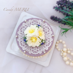 小さなケーキシリーズ　ユリと繊細レースのフラワーケーキ(チーズケーキ味）４号直径12㎝ 2枚目の画像