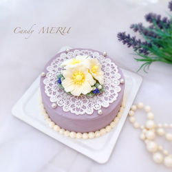 小さなケーキシリーズ　ユリと繊細レースのフラワーケーキ(チーズケーキ味）４号直径12㎝ 3枚目の画像