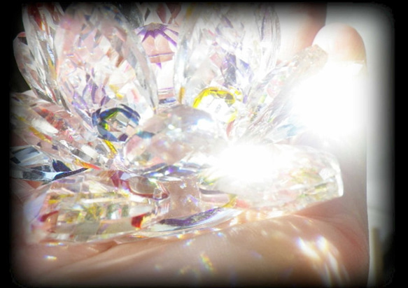 2タイプから選べる！！【L】七色の光の玉がお部屋に溢れる★ロータス（蓮の花）サンキャッチャー★最高品質クリスタルガラス製 8枚目の画像