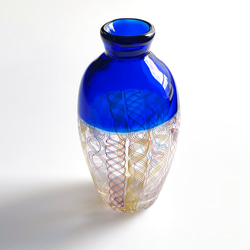 レース紡ぐ花瓶（青） 1枚目の画像