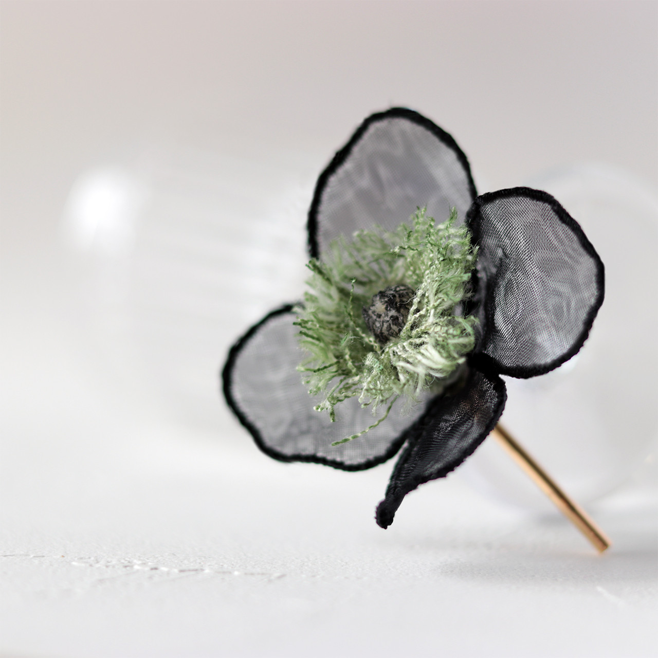 オーガンジー立体刺繍ブラックポピーのポニーフック ポニー