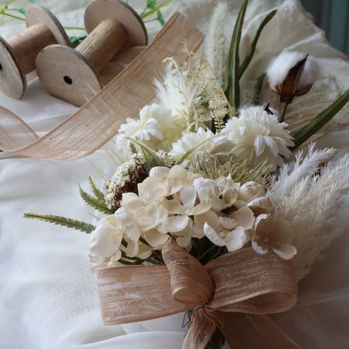 まるでドライフラワーみたいな白いスワッグ アートフラワー BEAT 通販