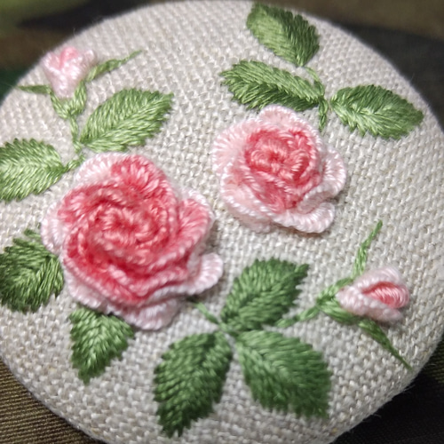手刺繍ばらのブローチ ブローチ さくらさくら 通販 14321827｜Creema