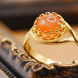 天然石オレンジムーンストーン〈６月誕生石〉（カボション8㎜）ゴールドカラーハンマードリング（真鍮ブラス）フリーサイズ 2枚目の画像
