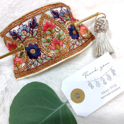 裏まで可愛いインド刺繍リボンのマジェステ/かんざし ティアラ 裏まで可愛いインド刺繍リボンのマジェステ/かんざし ティアラ